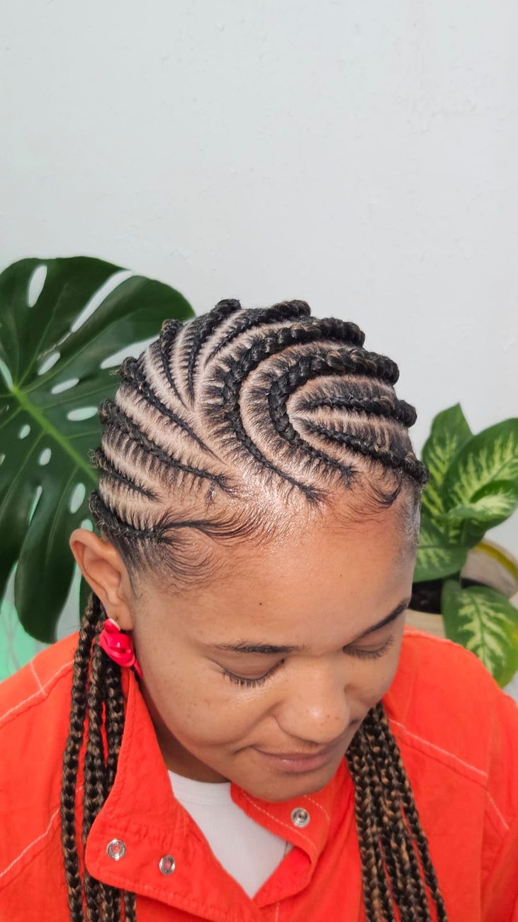 Ghana Braids feitas na Mika Braids